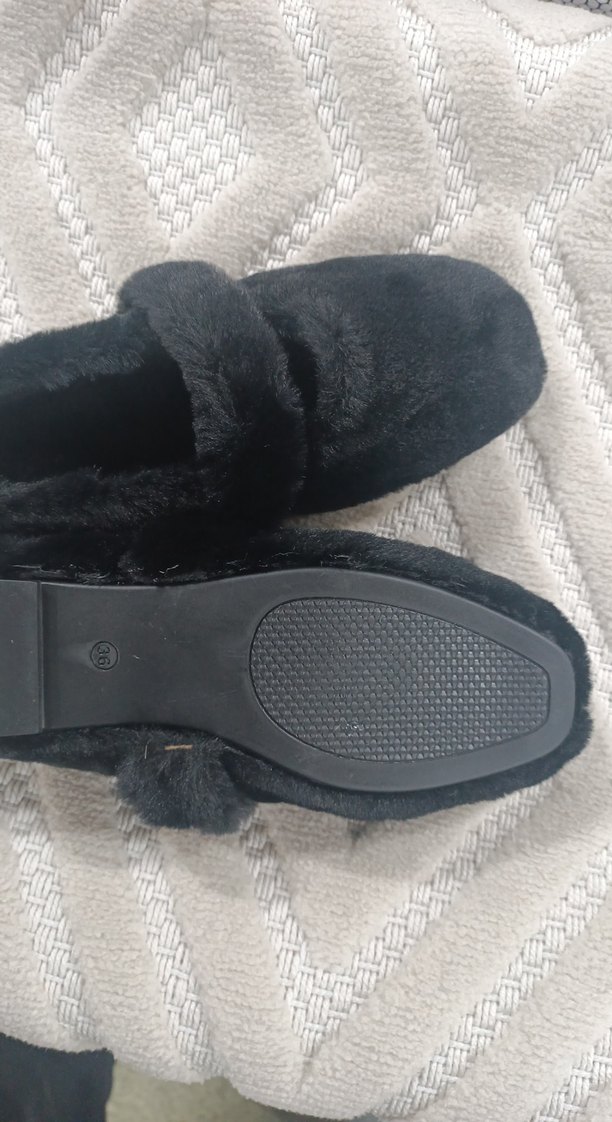 Kızlar için Siyah Kürklü Sıcak Terlik - Görsel 4