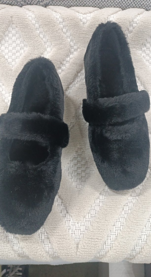 Kızlar için Siyah Kürklü Sıcak Terlik - Görsel 2