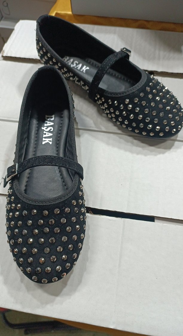 Siyah Parlak Zımbalı Tokalı Rock Punk Babet - Görsel 2