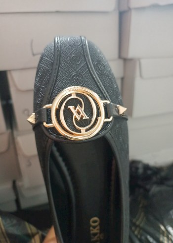 Vakko Siyah Yılan Desenli Tokalı Kadın Babet - Görsel 3