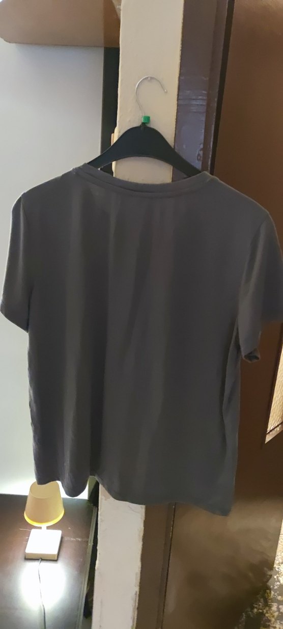 Gri Baskılı Kadın Tişört - Görsel 4