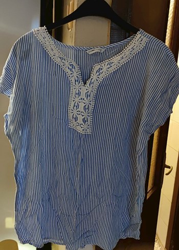 Kadın Mavi Nakışlı Dantel V Yaka Bluz - Görsel 2