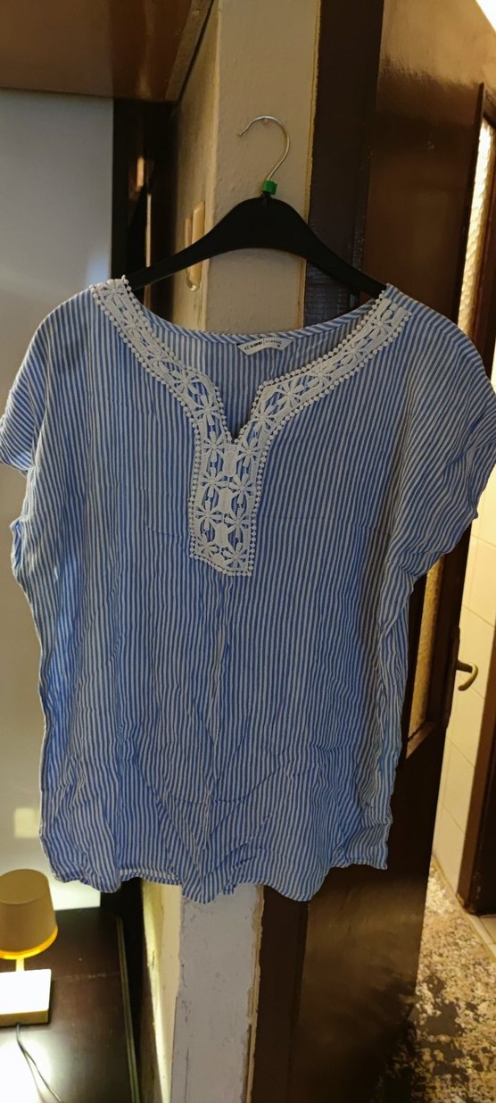 Kadın Mavi Nakışlı Dantel V Yaka Bluz - Görsel 2