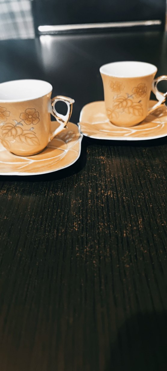 Bej Çiçek Desenli 4 Parça Kahve Fincanı ve Tabağı - Görsel 4