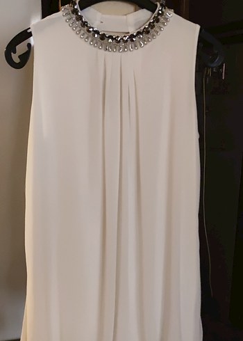 Zincir Detaylı Beyaz Uzun Elbise - Görsel 3