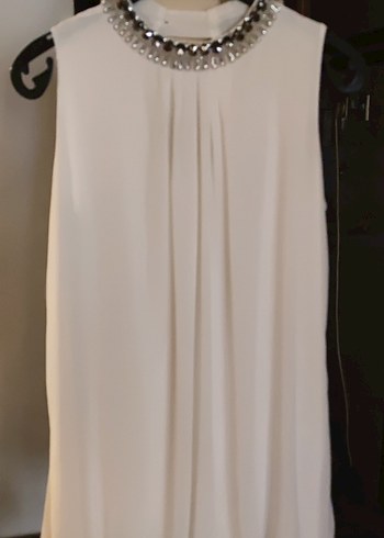 Zincir Detaylı Beyaz Uzun Elbise - Görsel 2