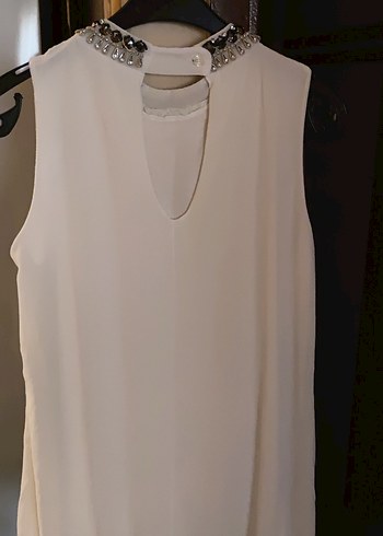 Zincir Detaylı Beyaz Uzun Elbise - Görsel 6