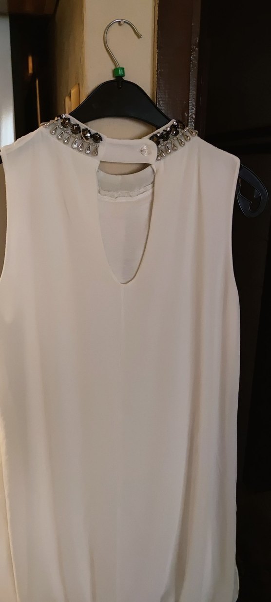 Zincir Detaylı Beyaz Uzun Elbise - Görsel 5