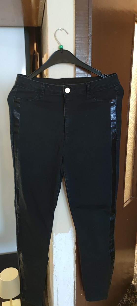 Siyah Gotik Kadın Denim Pantolon - Görsel 4