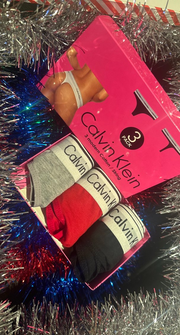 Calvin Klein Gri Kırmızı Siyah Baskılı Kadın Tanga 3'lü Paket - Görsel 2