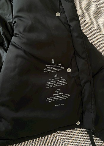 Kemerli Kapüşonlu Siyah Kadın Kışlık Mont Mango - Görsel 6