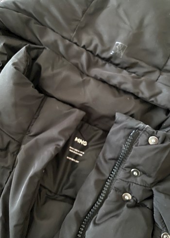 Kemerli Kapüşonlu Siyah Kadın Kışlık Mont Mango - Görsel 3