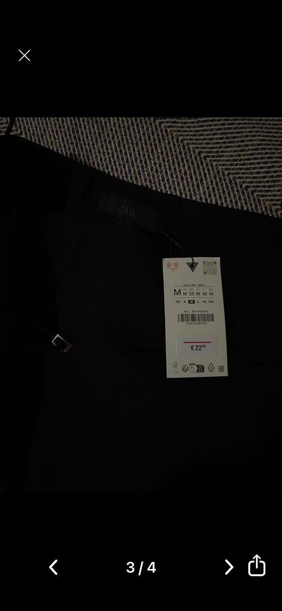 Siyah Kemer Detaylı Mini Etek - Görsel 2