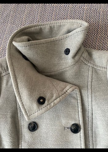 Düğmeli Yüksek Yakalı Bej Kaban hm - Görsel 2