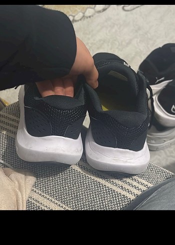 Siyah Beyaz Spor Ayakkabı - Görsel 3