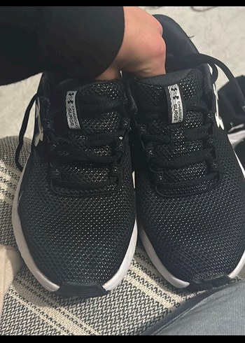 Siyah Beyaz Spor Ayakkabı - Görsel 2