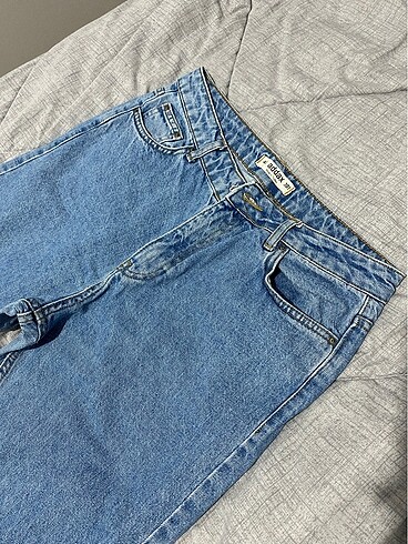 Mom Jean