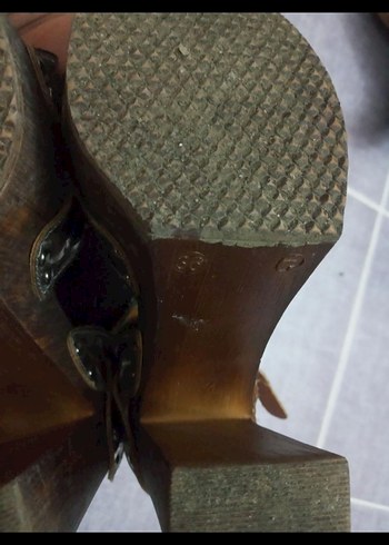 Gri Yılan Desenli Dolgu Topuklu Kadın Ayakkabı - Görsel 3