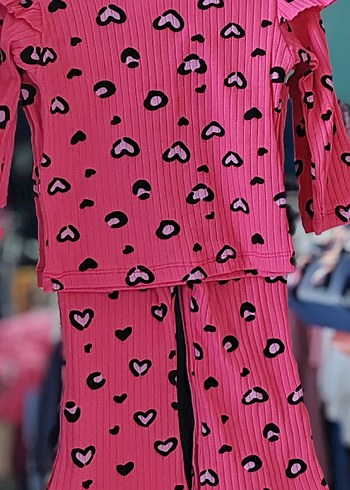 Kalp Desenli Pileli Bebek Kız Takımı - Görsel 2