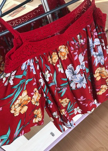 Kırmızı Askılı Çiçekli Mini Elbise - Görsel 2