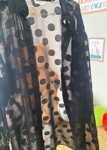 Düğmeli siyah Puantiyeli  gömlek - Görsel 2