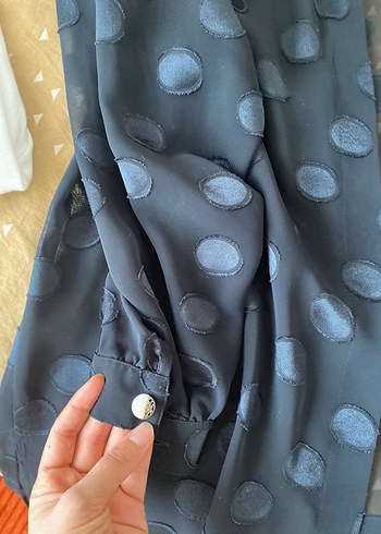 Düğmeli siyah Puantiyeli  gömlek - Görsel 4