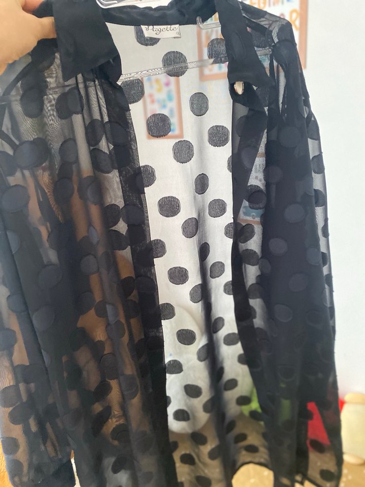 Düğmeli siyah Puantiyeli  gömlek - Görsel 3