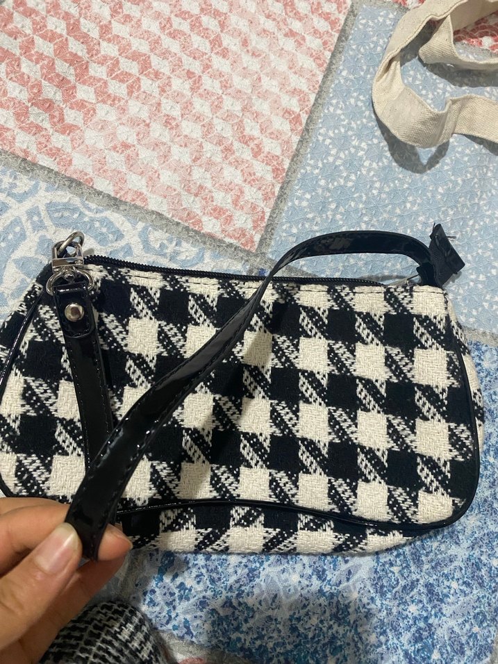 Tokalı Beyaz Siyah Ekose Kadın Çantası - Görsel 2