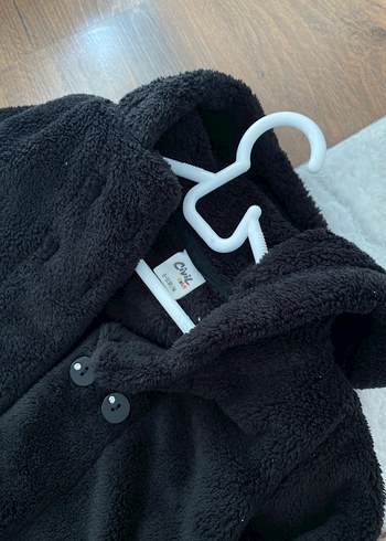 Siyah Düğmeli Erkek Çocuk Kabanı - Görsel 3