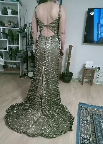 Yılan Desenli Uzun Drapeli Abiye Elbise - Görsel 4