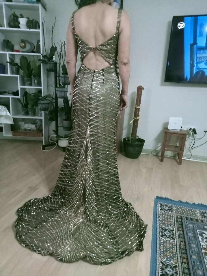 Yılan Desenli Uzun Drapeli Abiye Elbise - Görsel 4