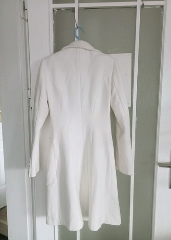 Düğmeli Beyaz Midi Kadın Ceket - Görsel 2