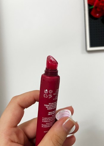 Summer Fridays Parlak Kırmızı Dudak Parlatıcısı - Görsel 3