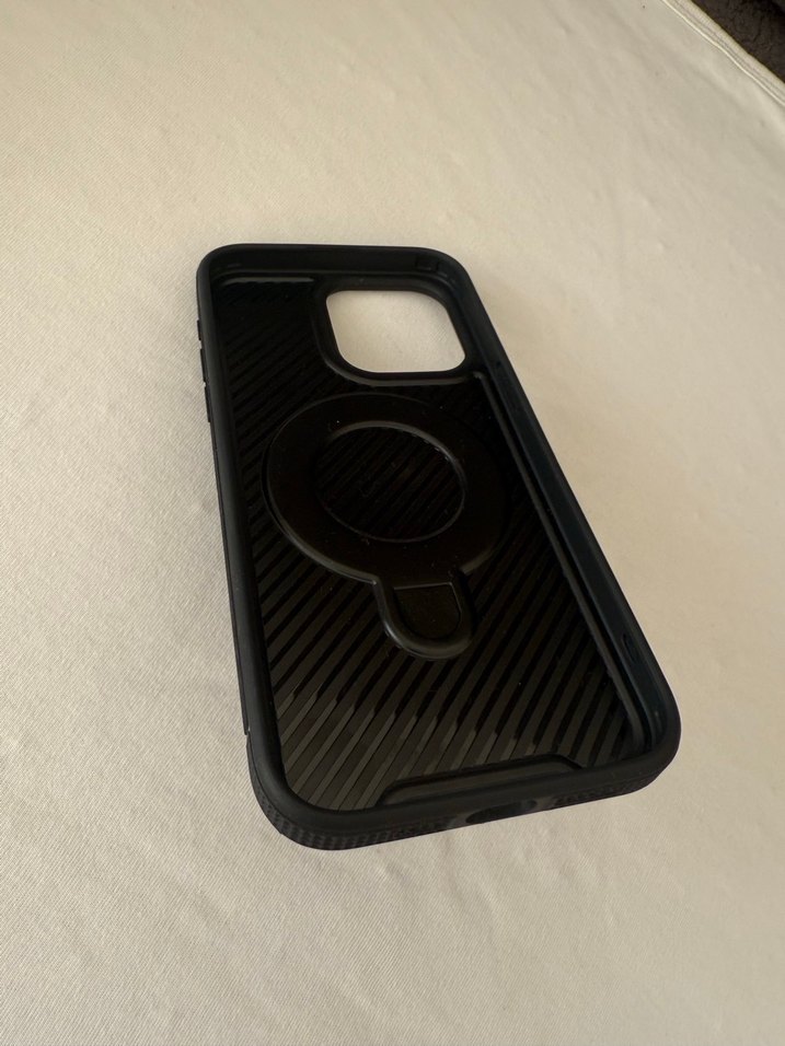 Kilitli Siyah Gotik Telefon Kılıfı iPhone 11 - Görsel 4