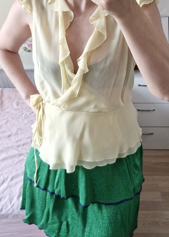 Benetton Sarı V Yakalı Yandan Bağlamalı Fırfırlı Bluz S-M - Görsel 6