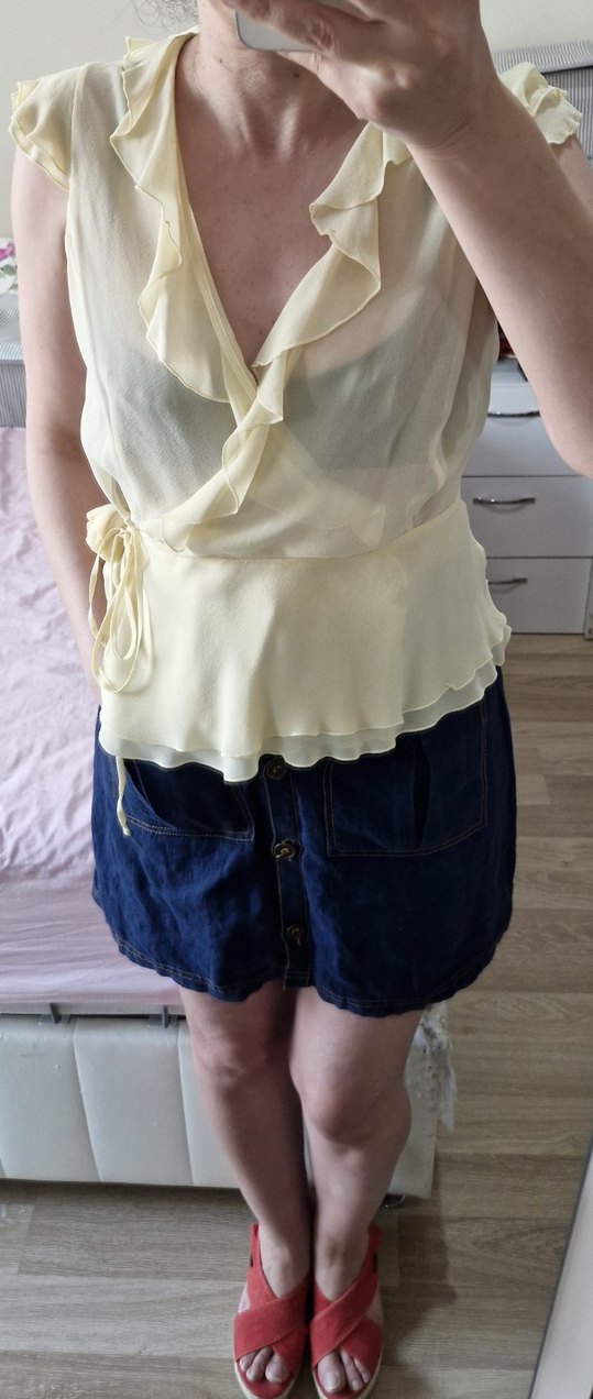 Benetton Sarı V Yakalı Yandan Bağlamalı Fırfırlı Bluz S-M - Görsel 4