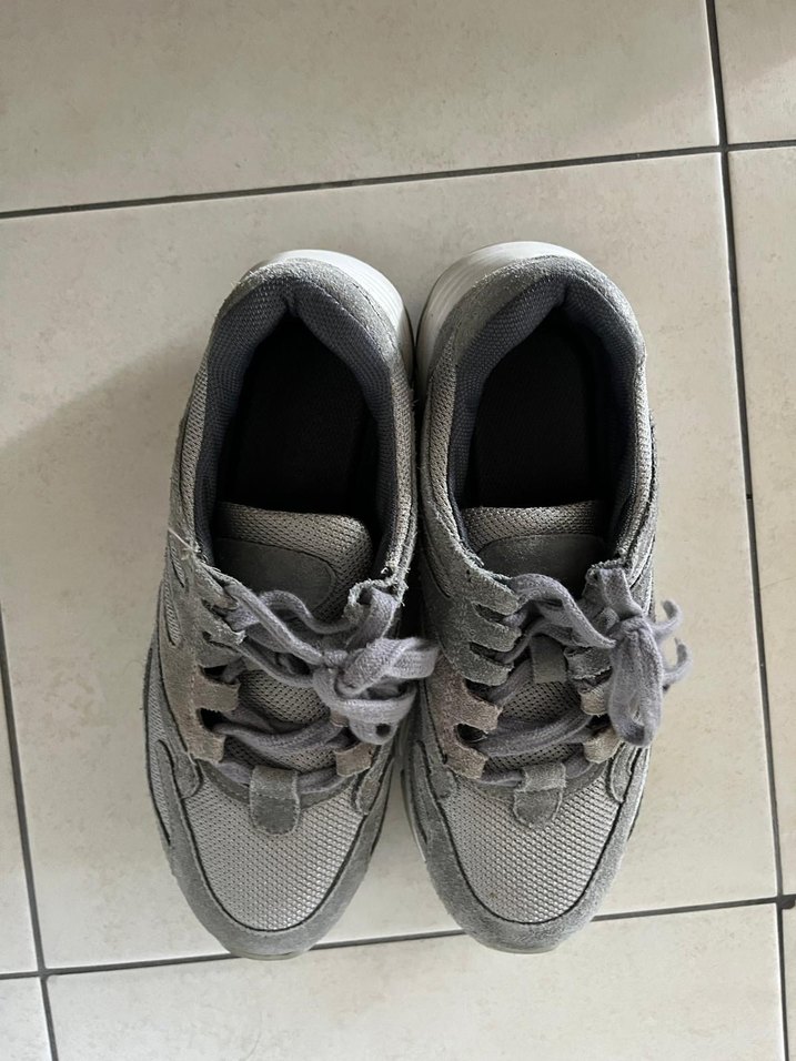 Gri Bağcıklı Kadın Spor Ayakkabı - Görsel 2