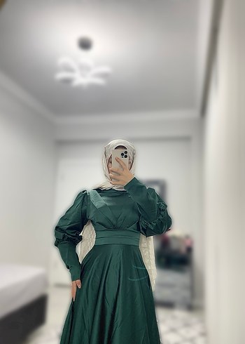 Uzun Yeşil Saten Abiye Elbise - Görsel 3