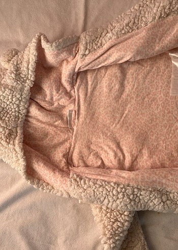 Kız Çocuk Kapüşonlu Beyaz Kürklü Mont - Görsel 6