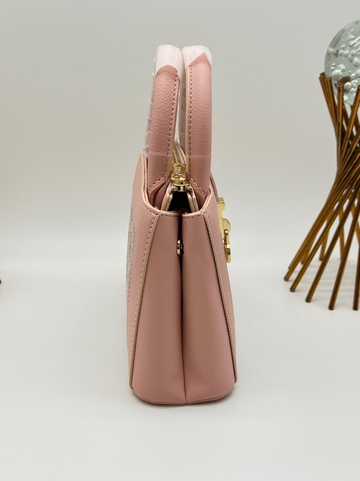 Şıklığın ve Rahatlığın Pembe Mini Çantası — görsel 12/15