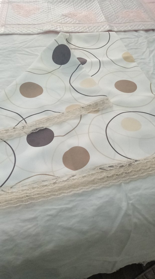 Bej ve Gri Puantiyeli Modern Masa Örtüsü - Görsel 3
