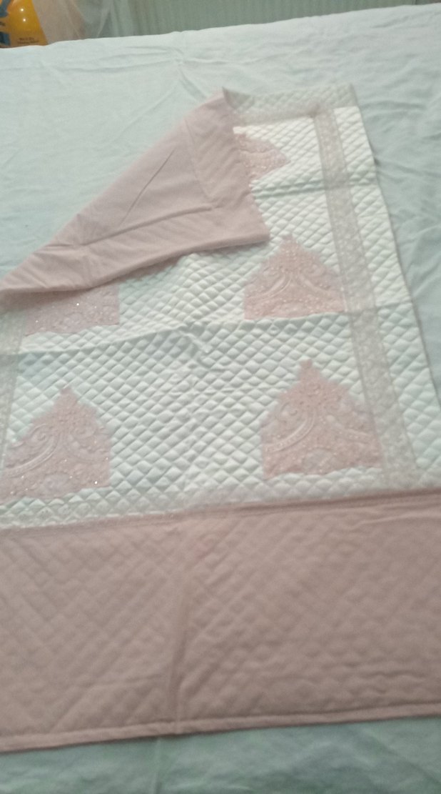 Nakışlı Pastel Beyaz Yatak Örtüsü - Görsel 3