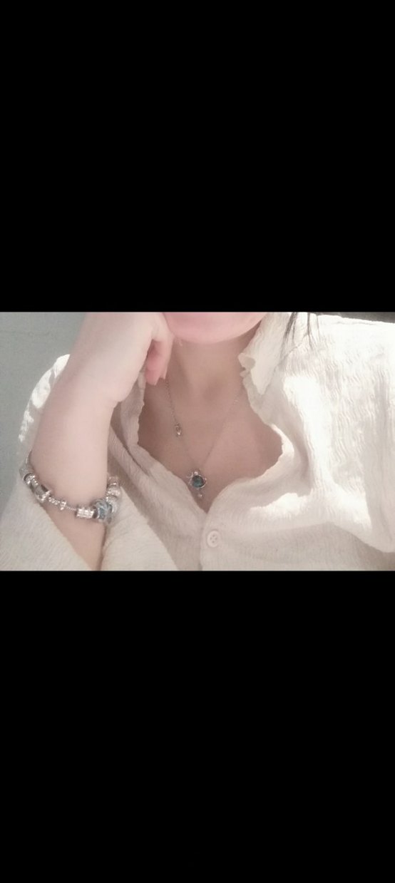 Beyaz  V Yaka Düğmeli Kadın Bluz - Görsel 2