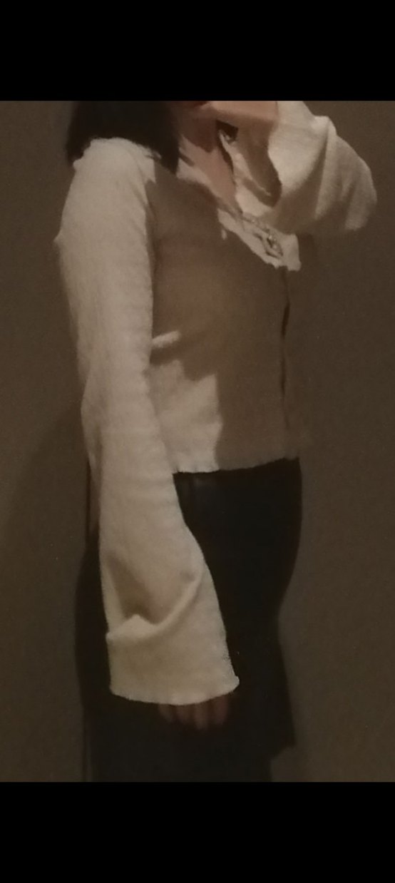 Beyaz  V Yaka Düğmeli Kadın Bluz - Görsel 3