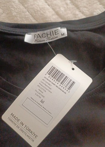 Siyah V Yakalı Baskılı Kadın Tişört - Görsel 2