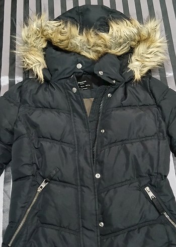 BERSHKA Kürklü Kapüşonlu Siyah Kadın Kışlık Mont S Beden. - Görsel 2