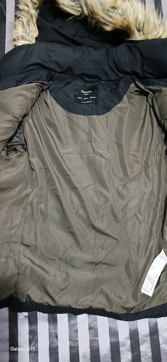 BERSHKA Kürklü Kapüşonlu Siyah Kadın Kışlık Mont S Beden. - Görsel 4