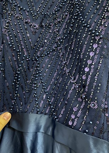 Uzun Kollu Mavi Nakışlı Abiye Elbise - Görsel 2