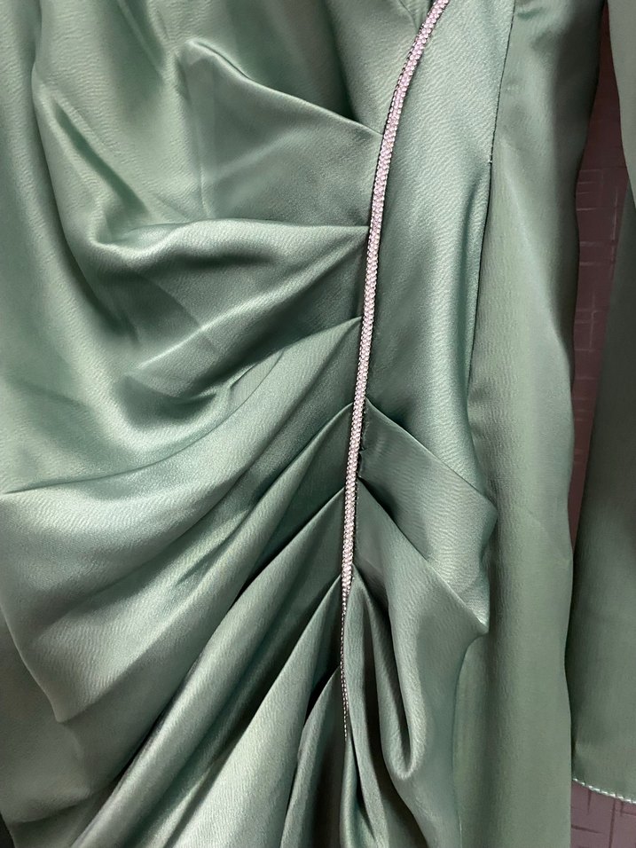 Taş şeritli beli drapeli saten abiye - Görsel 3