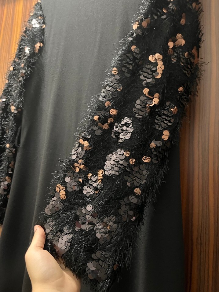 Siyah Kadın Uzun Kollu Kürklü Elbise - Görsel 4